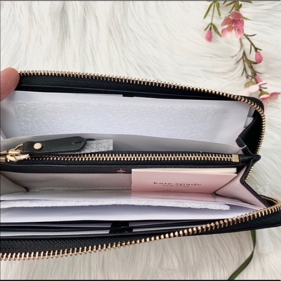 ❄️🚙 SOLD - KATE SPADE Zip Wallet 🚙❄️ - Picture 9 of 15